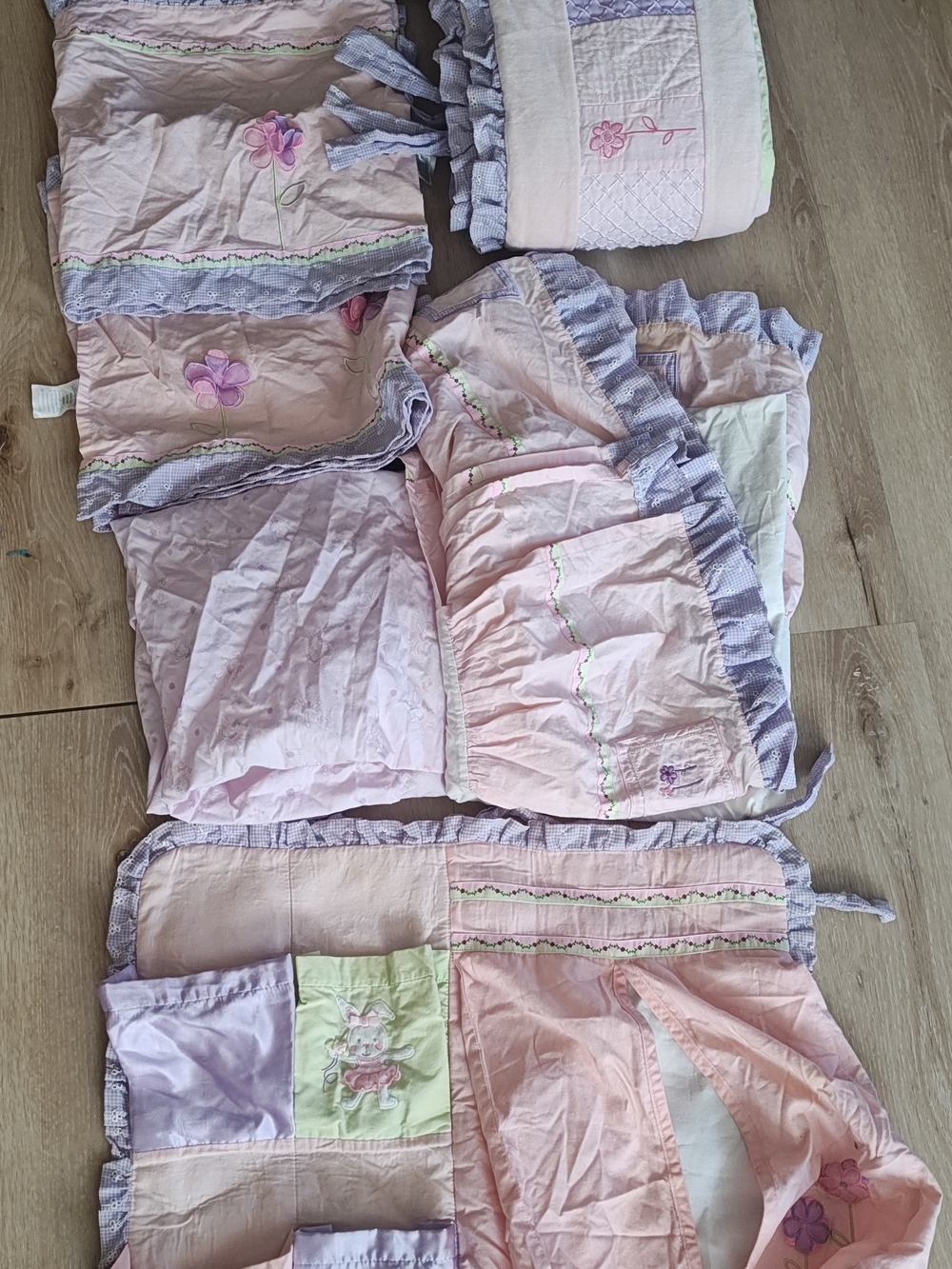 Vintage Cottagecore Wamsutta 7 Piece Baby Girl Crib Set, Comforter, Skirt  More